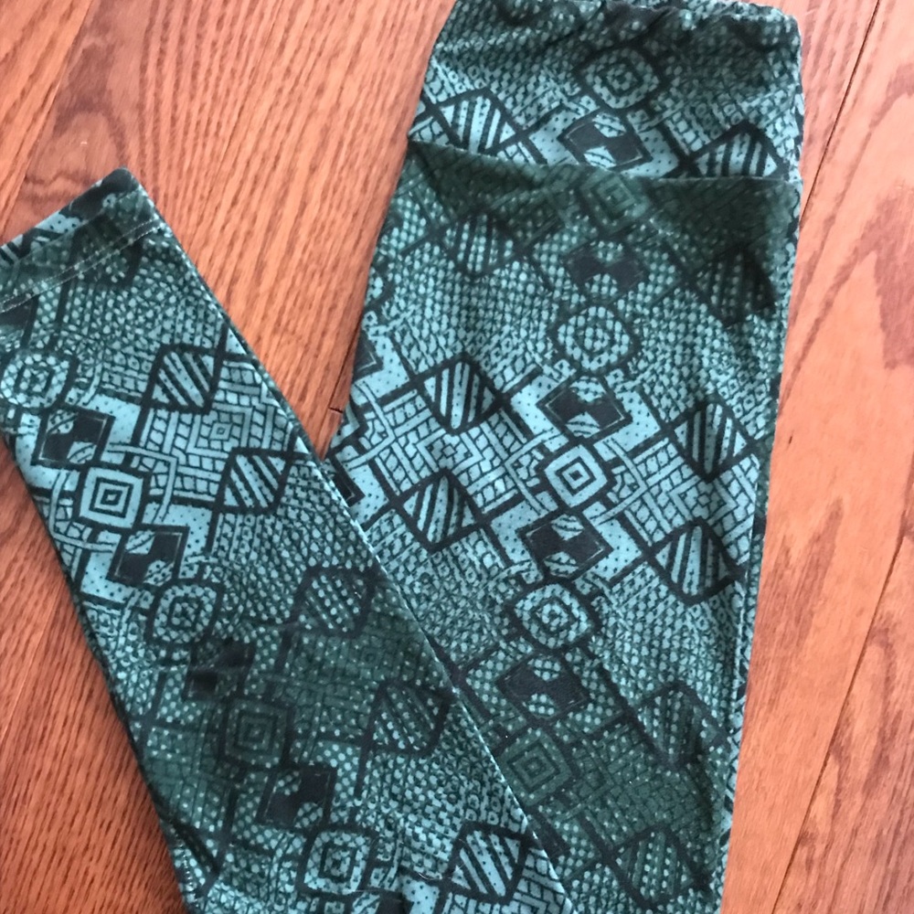 Lularoe One Size Leggings. Made in China
